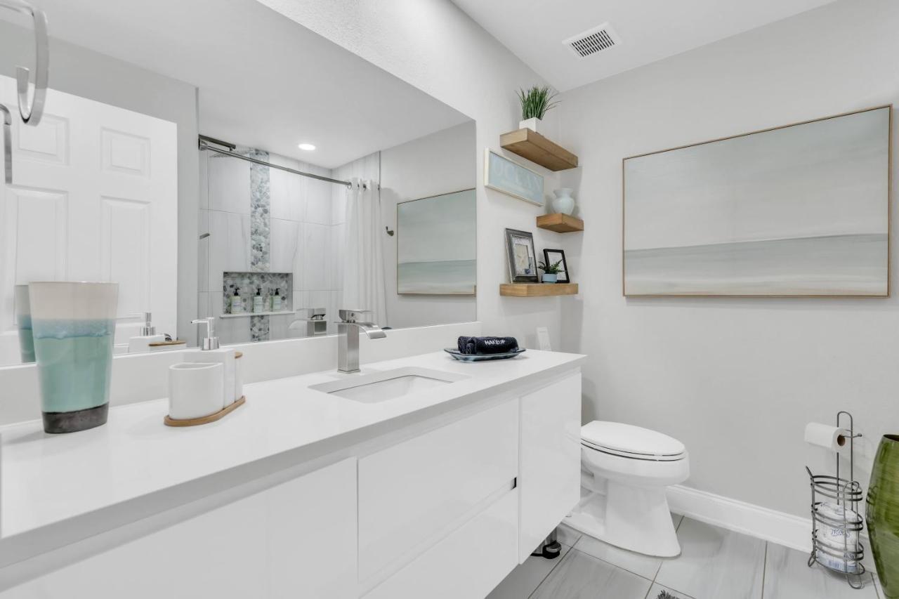 2Bed 1Bath Suite Minutes To Downtown, Beaches, Restaurants, Theaters And More Сарасота Екстериор снимка