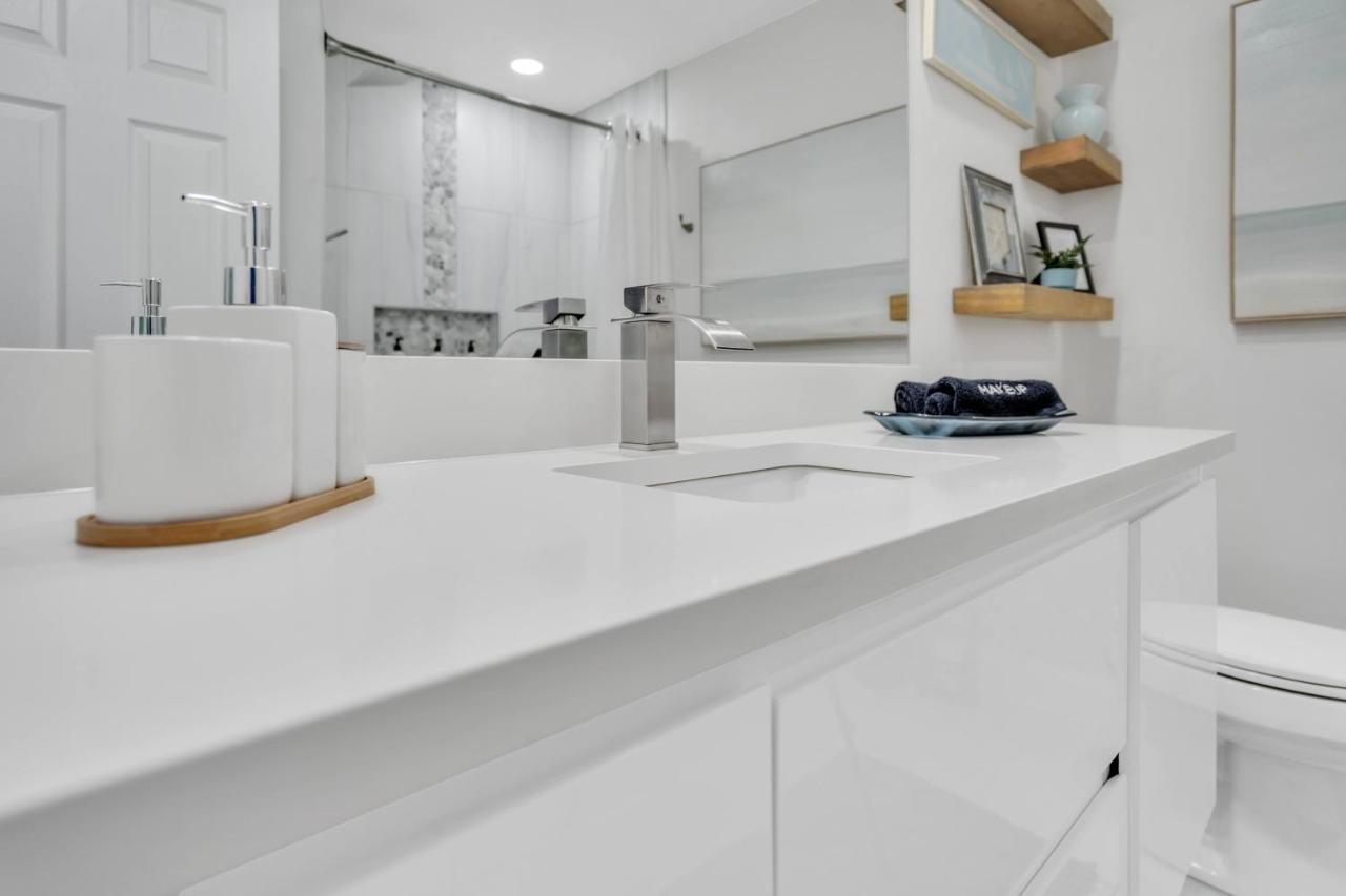 2Bed 1Bath Suite Minutes To Downtown, Beaches, Restaurants, Theaters And More Сарасота Екстериор снимка