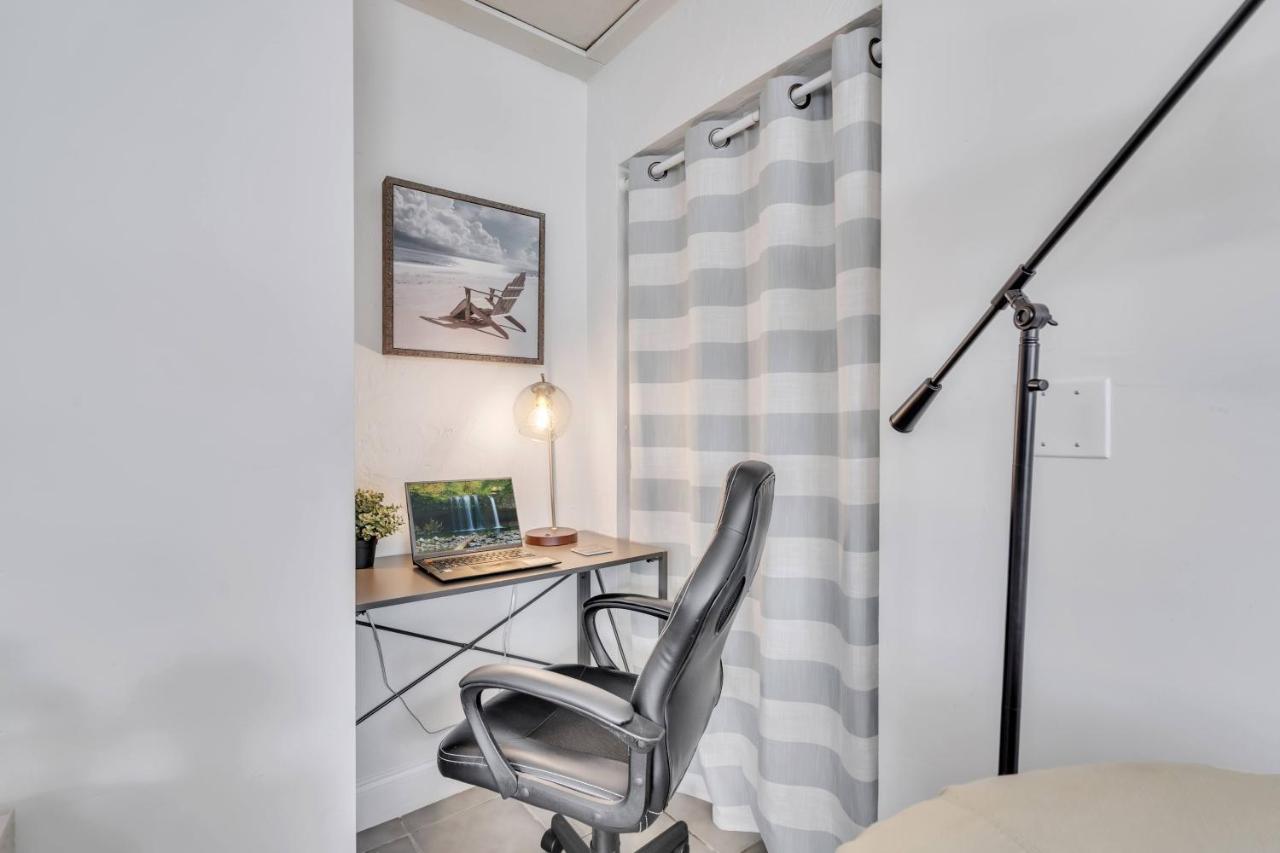2Bed 1Bath Suite Minutes To Downtown, Beaches, Restaurants, Theaters And More Сарасота Екстериор снимка